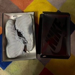 men’s nike Foamposits size 9